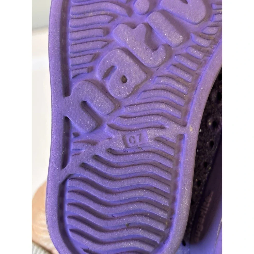 NATIVE Jefferson Purple Sparkly Pool Shoes Kids 7 Water